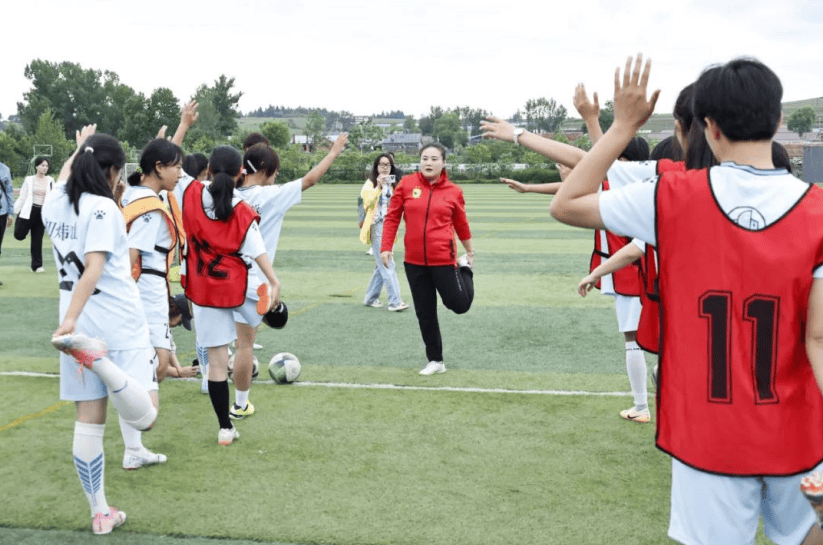 榜样赋能 体育筑梦——吉林体育学院“冠军”支教点燃中小学生梦想