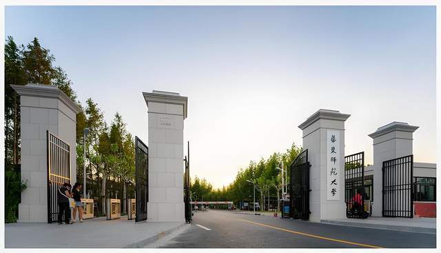 上海市2025年大学排名：12所高校进全国百强，华东师范大学排第4