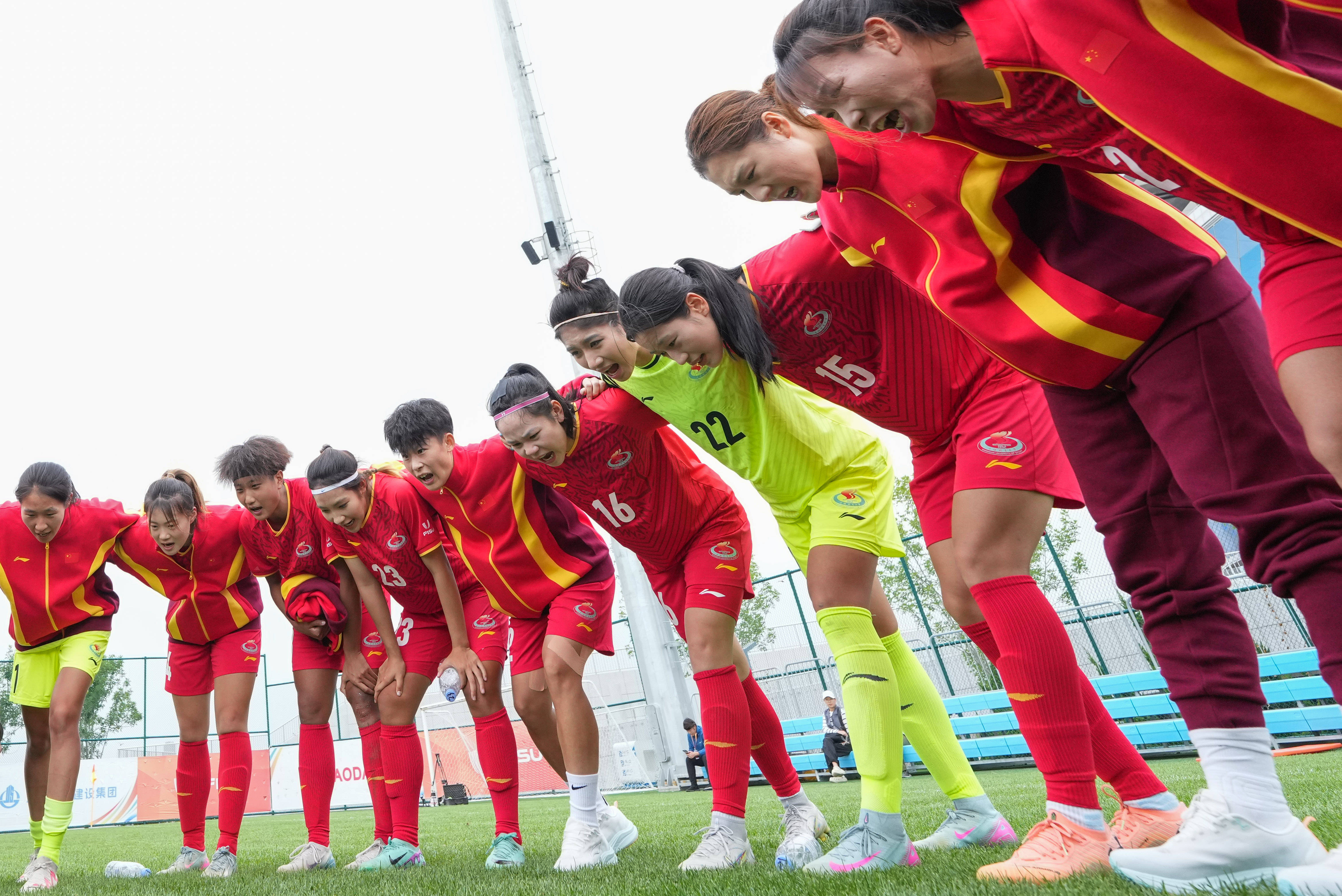 （体育）足球——国际大体联世界杯小组赛：上海体育大学女足胜圣卡塔琳娜南部大学女足