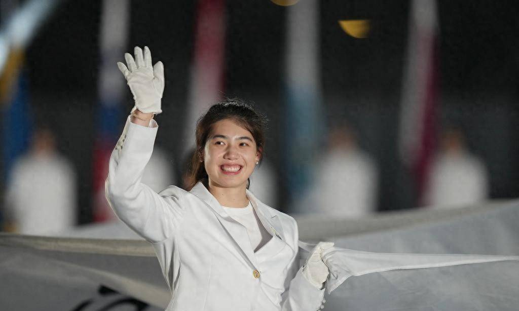 九金传奇！张雨霏首登世运会开幕式，人文体育共鸣成都情