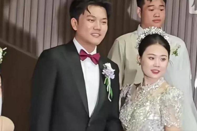 被拐25年“体育生”归位,0资产到亿万身家,解清帅10月12日红旗车队迎娶大学女友