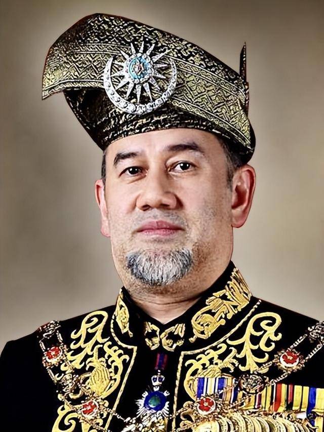 做国王的女友!30岁准王妃布鲁克・琳被逼生男孩,被甩后捡大便宜