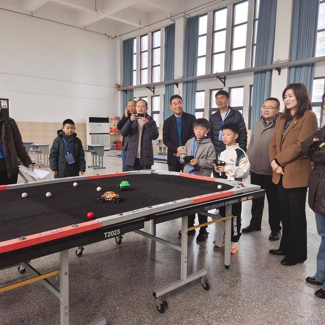 二七区学生科技体育主题教育竞赛在滨河花园实验小学成功举办