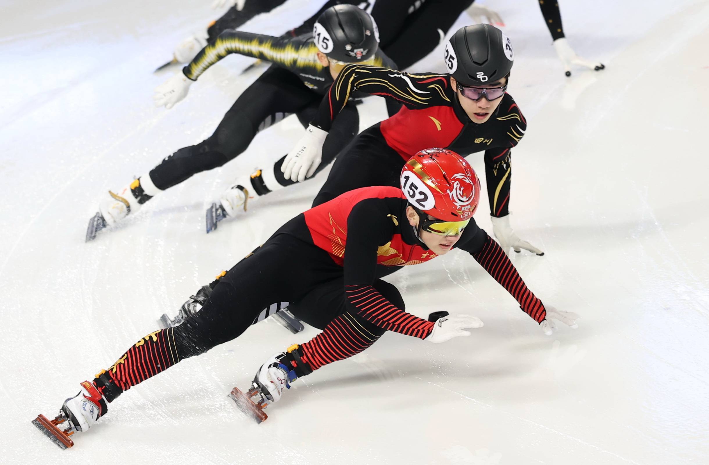 (体育)短道速滑——中国杯精英联赛承德站:李禹衡获得甲组男子500米冠军